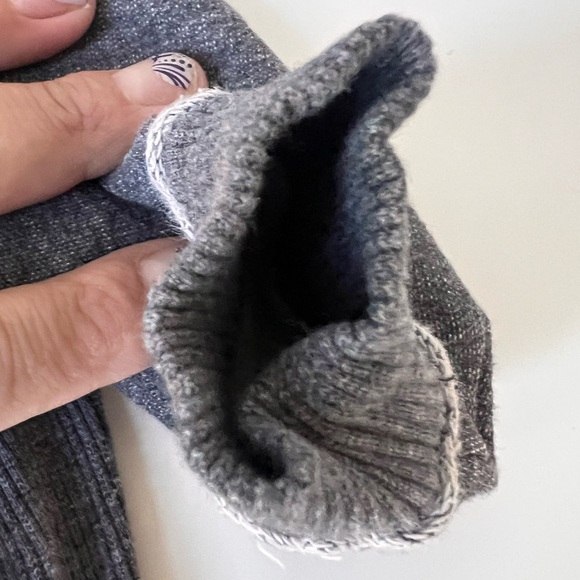 DKNY 2-Piece Set (12 Months) Stylish Distressed Look - Picture 12 of 15